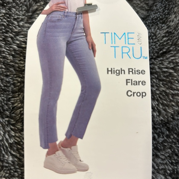 Time and Tru High Rise Flare Crop size 8 NWT - Picture 3 of 6